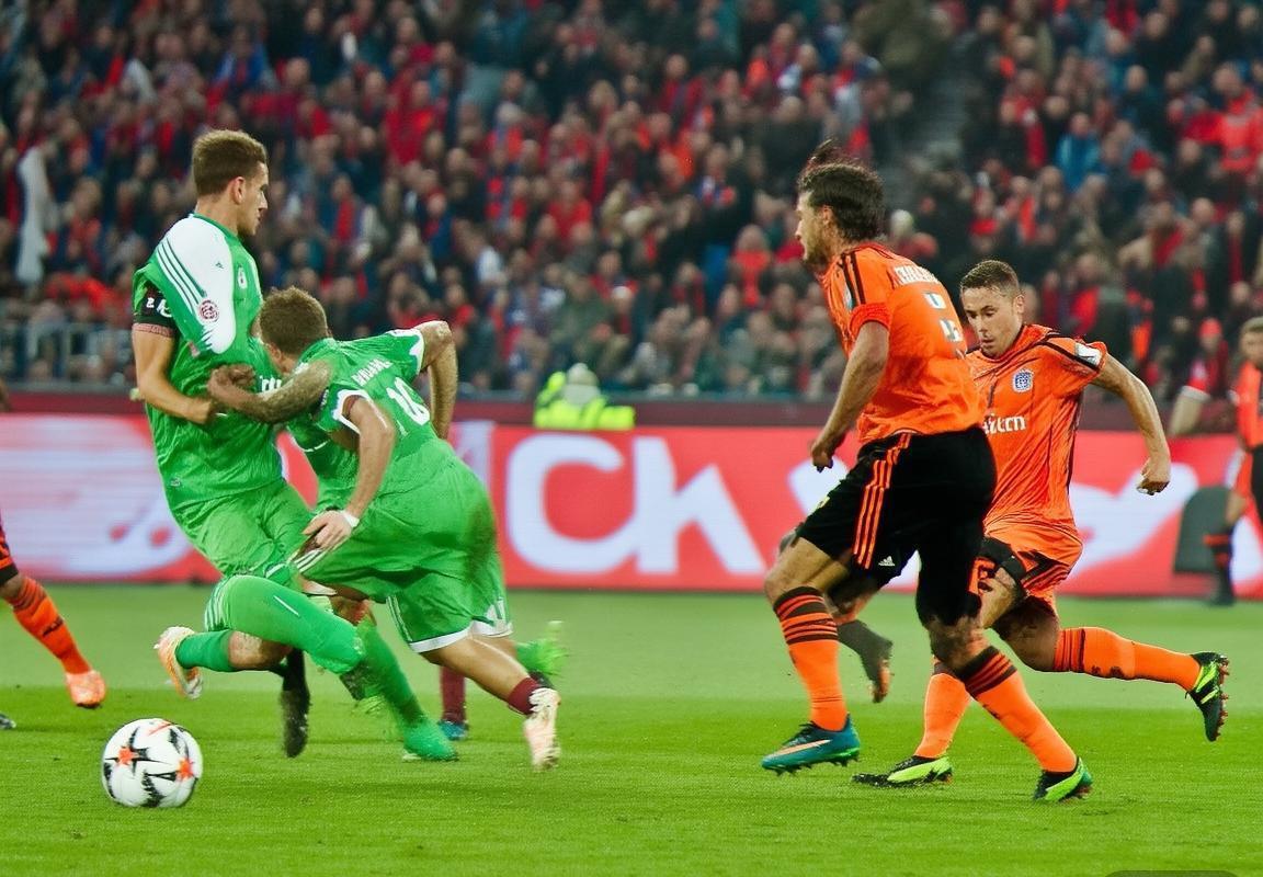 拜仁慕尼黑vs勒沃库森：德甲巅峰对决前瞻与实力解析(图4)