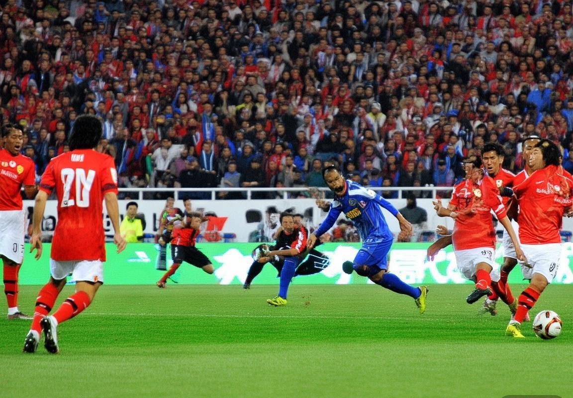 2018中超巅峰对决：恒大与重庆传奇之战回顾(图2)