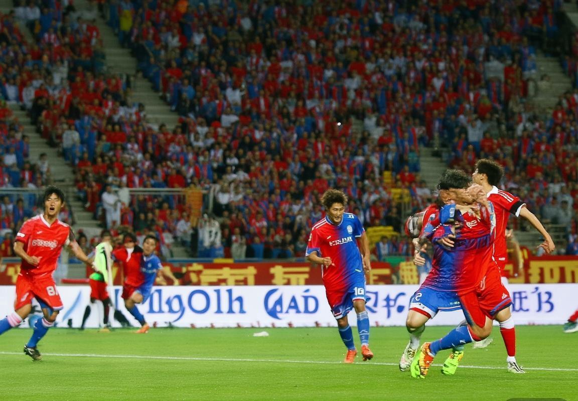 2015重庆深圳足球对决：激情与智慧交融的传奇之战(图2)