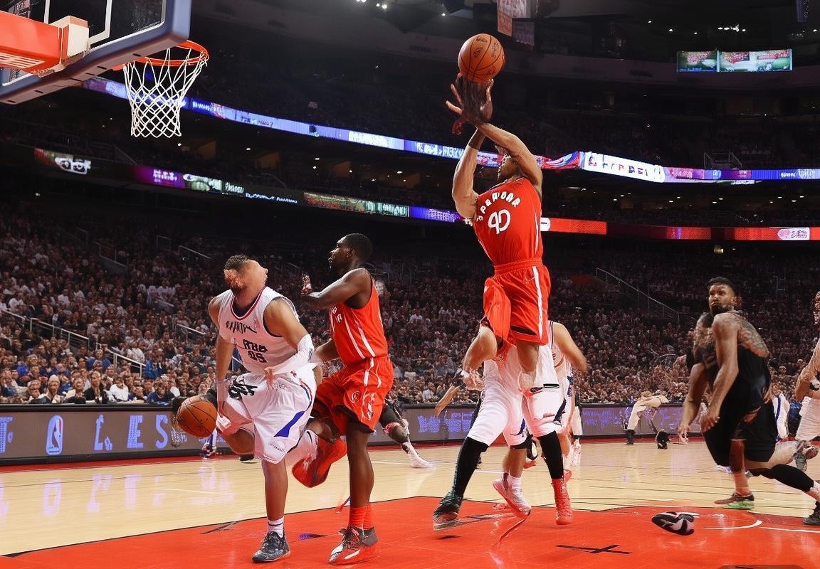 经典对决：快船猛龙赛季初巅峰战精彩回顾